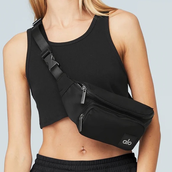 NWOT Alo Explorer Fanny Pack in Black - Picture 3 of 9